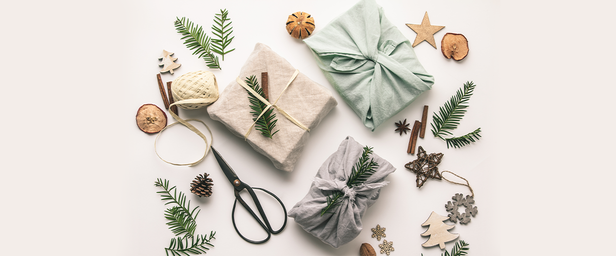 4 Gift Box Decoration Ideas & Tips